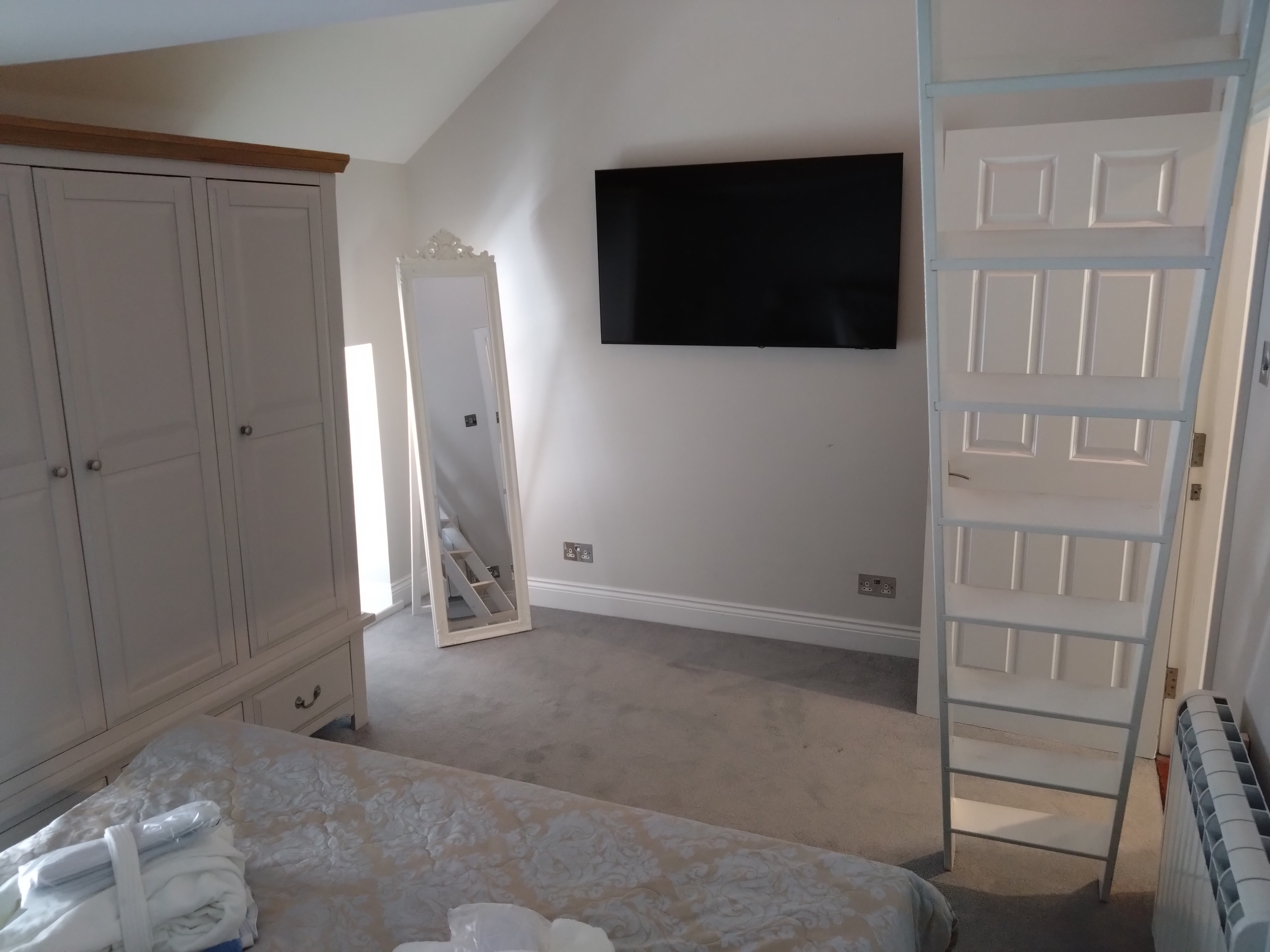 La Haule Manor <br/>Apartment 2
