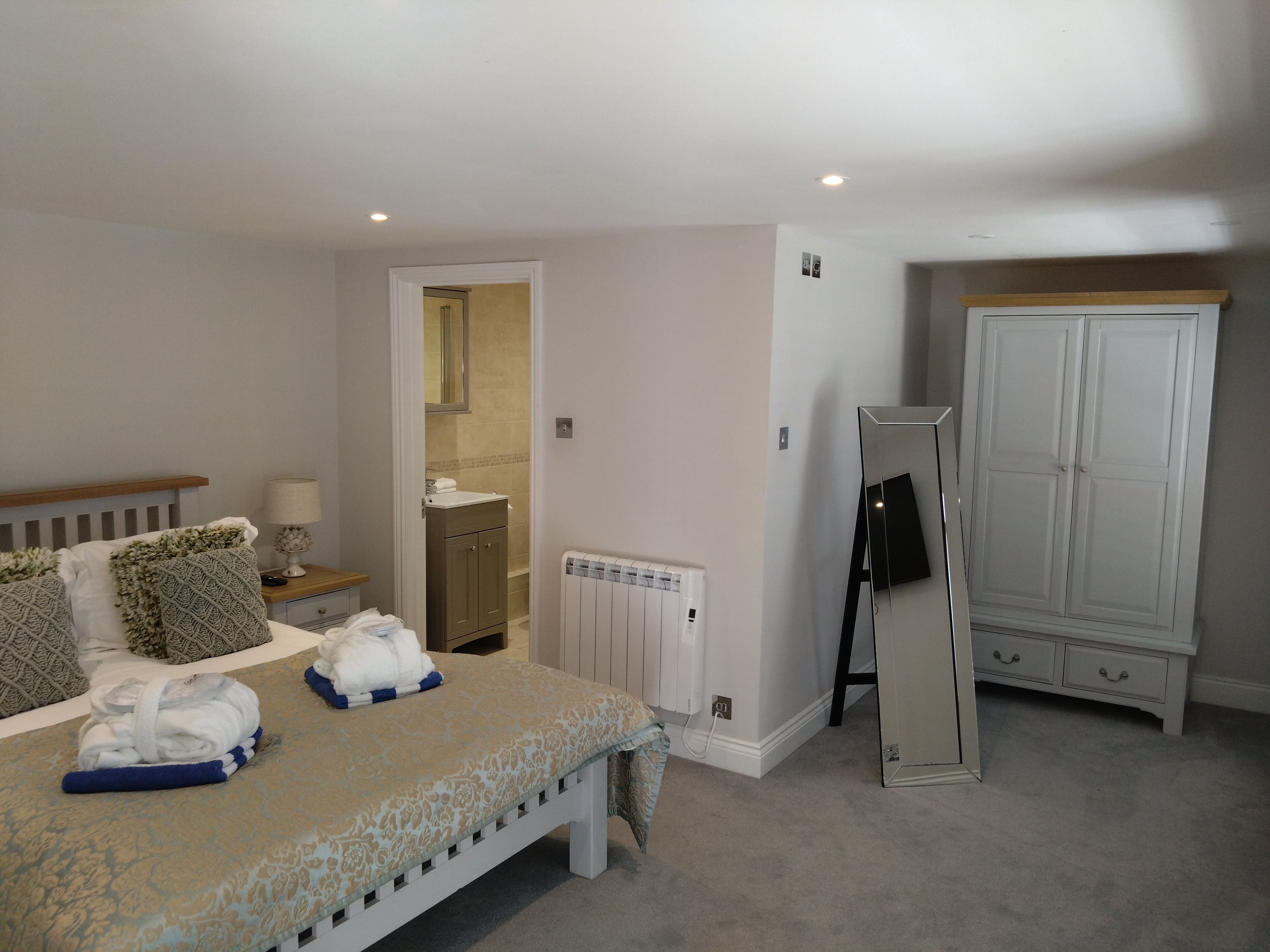 Double bedroom with ensuite