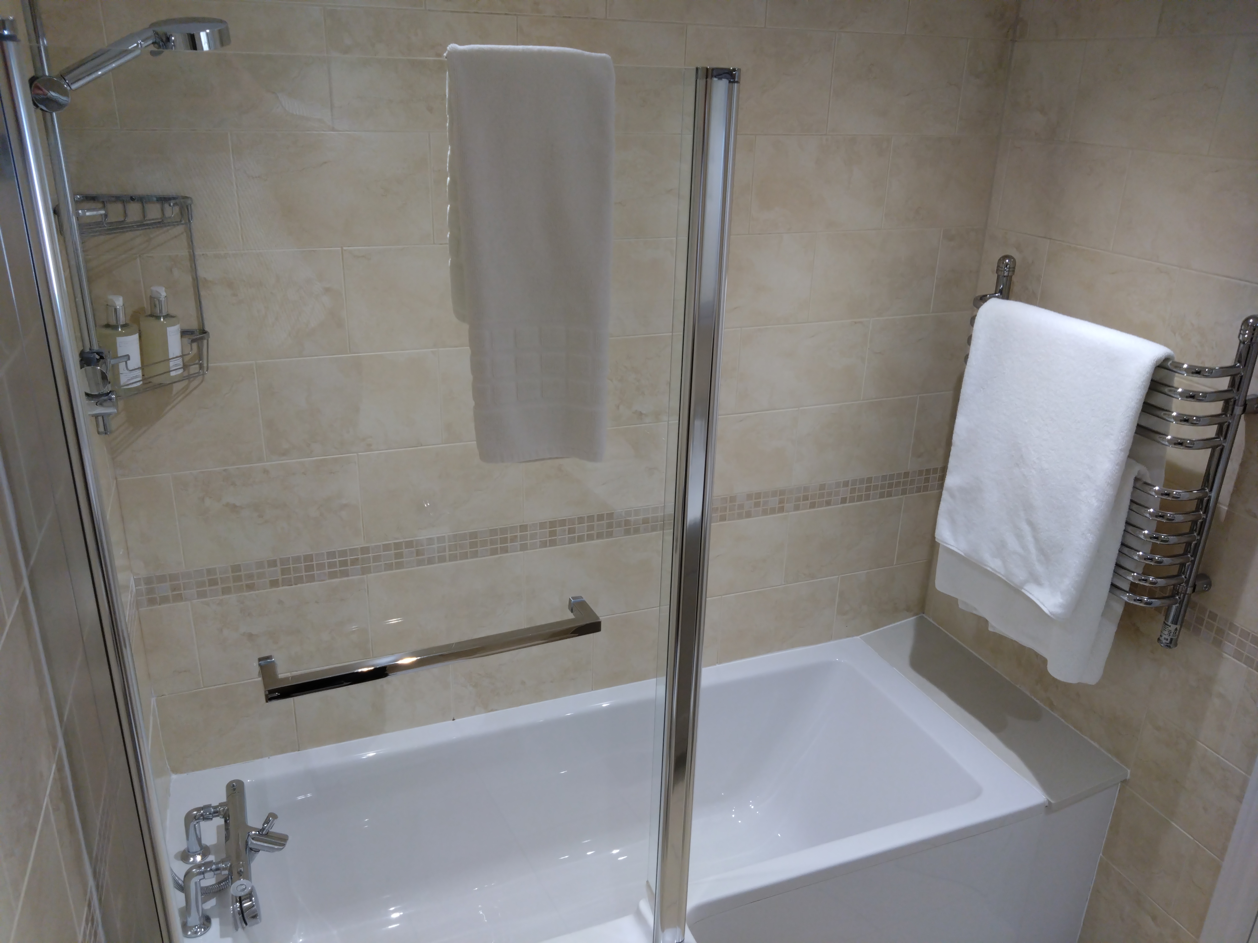 Ensuite with Shower over bath