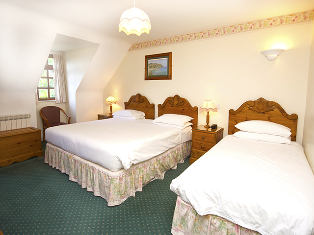 Treble bedroom which can be made up as shown or as 3 singles