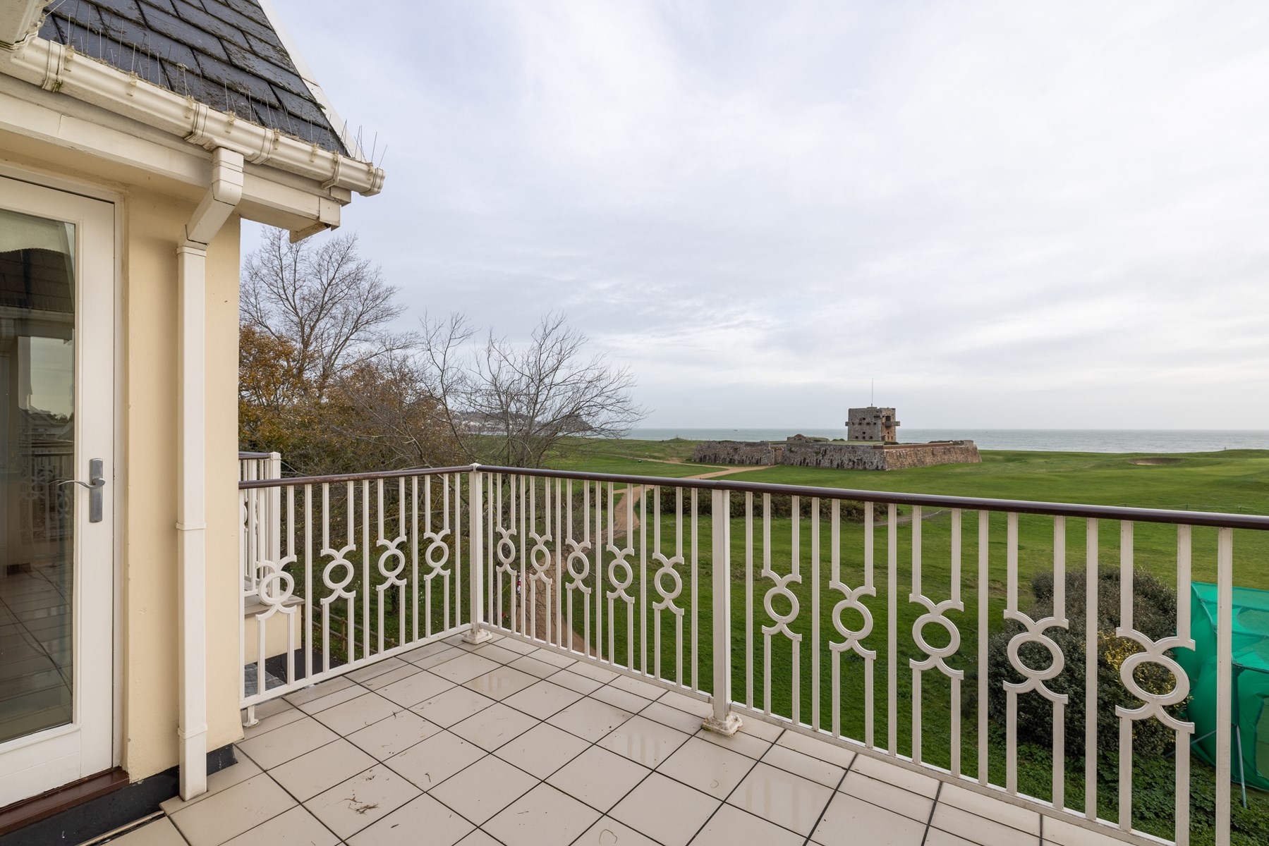 Chateau Royale Penthouse Apartment