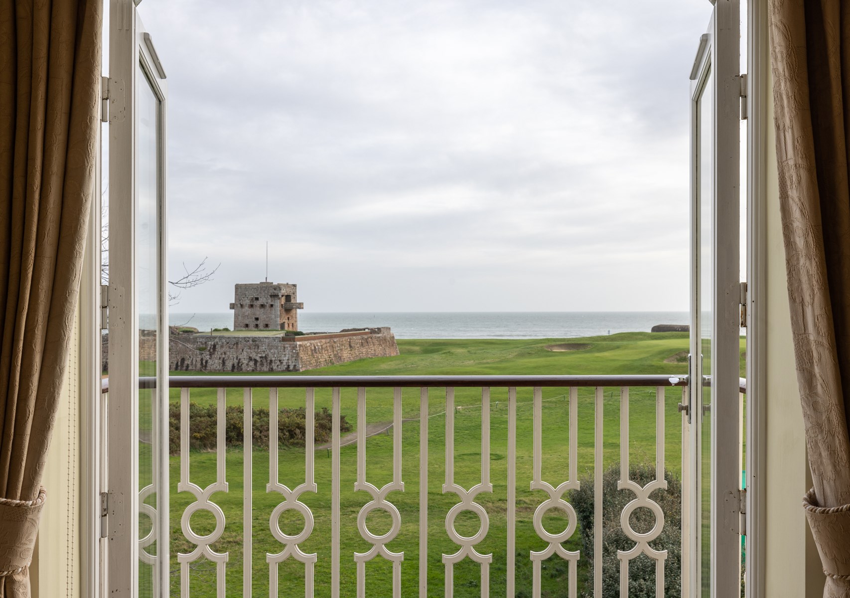 Chateau Royale Penthouse Apartment