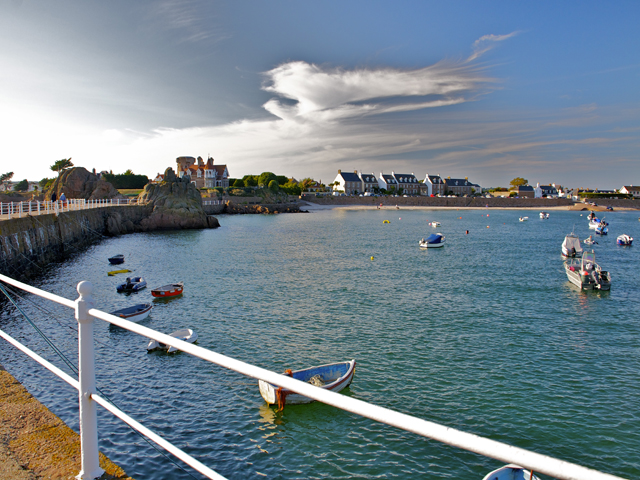 La Rocque Harbour is a short drive away from Bakehouse Cottage