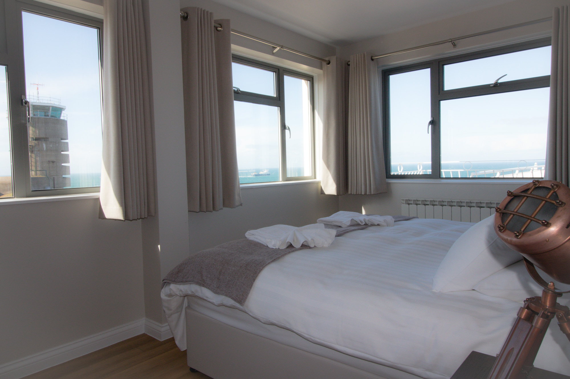 Apartment 1 Bedroom with panoramic views over Radio Tower and Corbiere Lighthouse