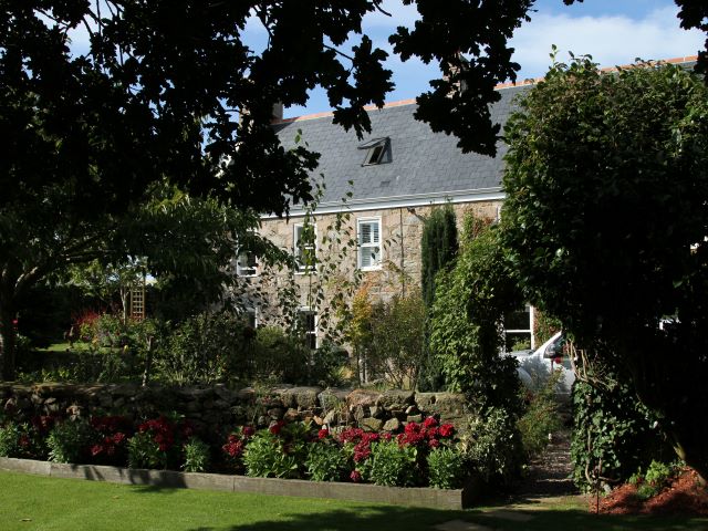 Haie Fleurie Cottages - Ormer 