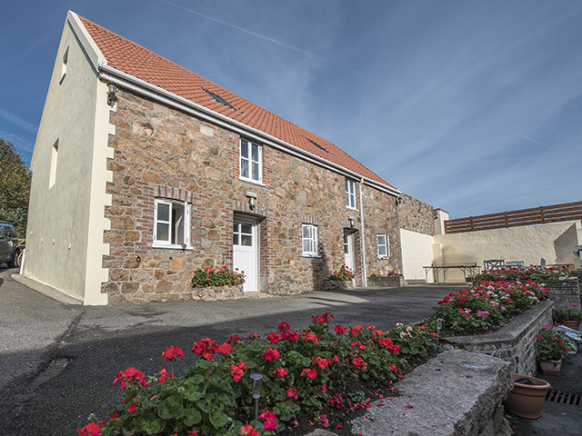 Exterior view of Kings Cottage, bedrooms are on the ground floor, living space on the first floor